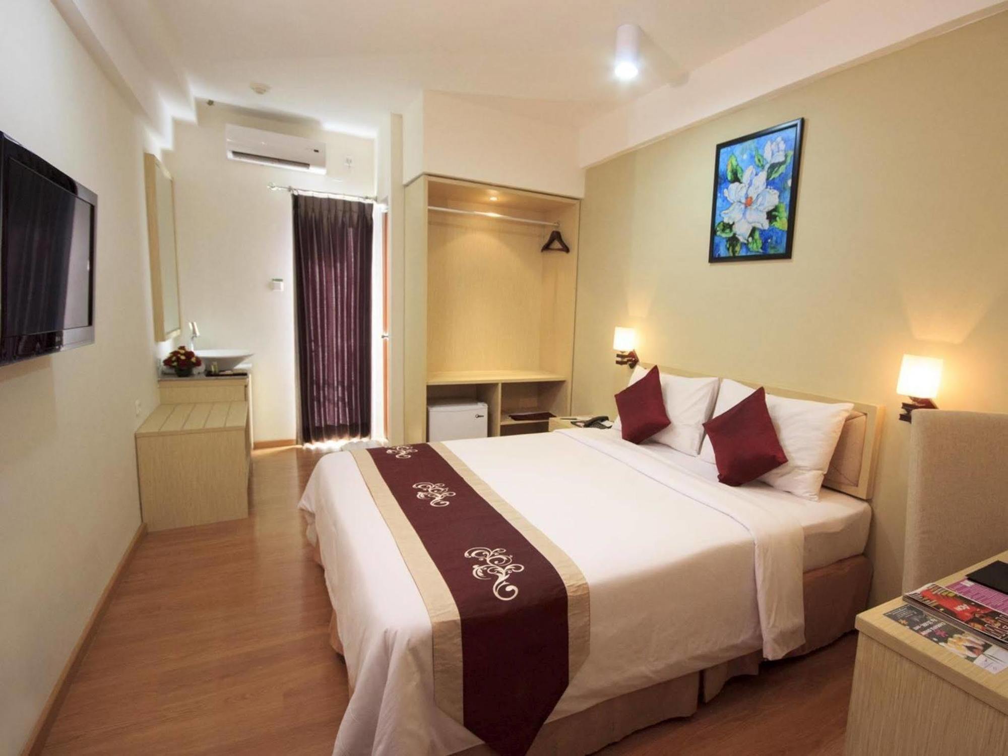 Hotel Gunawangsa Manyar Сурабая Екстер'єр фото